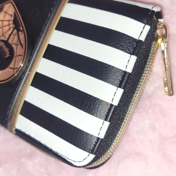 Nightmare Before Christmas Zip-Around Wallet. - Picture 10 of 16